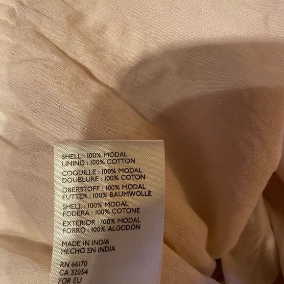 Free People Weila Romper off white  Floral Embroidered size L
Retail $14… - Picture 10 of 11